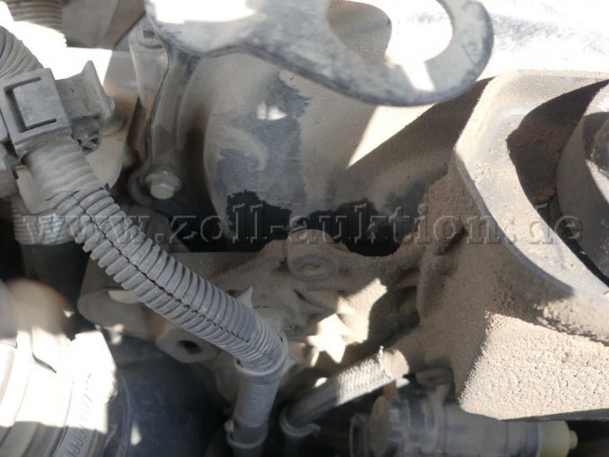 Steuerdeckel ölfeucht