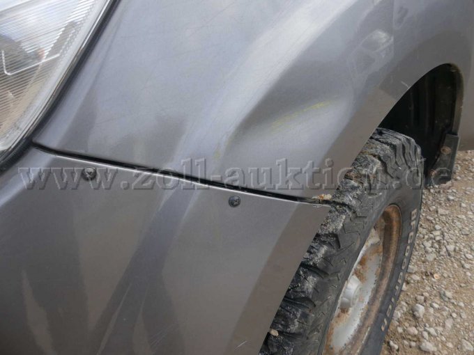 Beschädigung vorn links