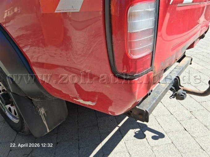 Nissan Pickup Lackkratzer