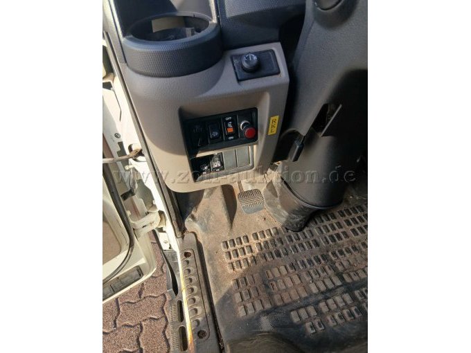 Fußraum Fahrerseite