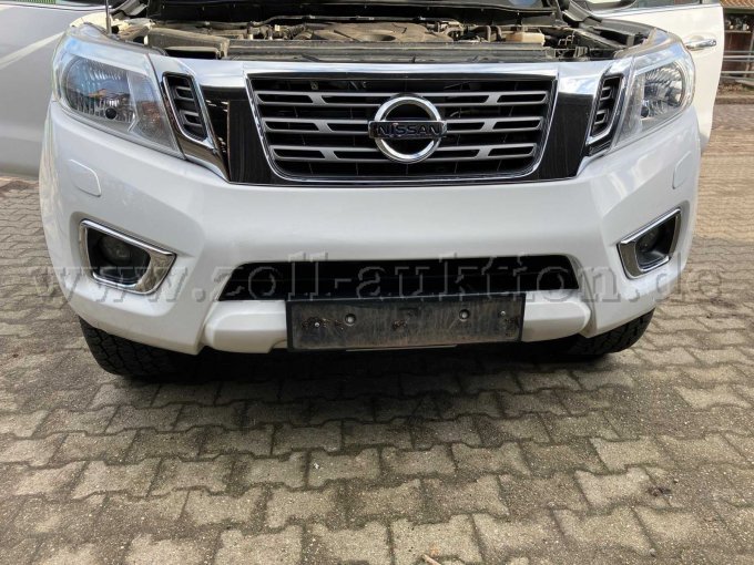 Vorderansicht Motorhaube offen