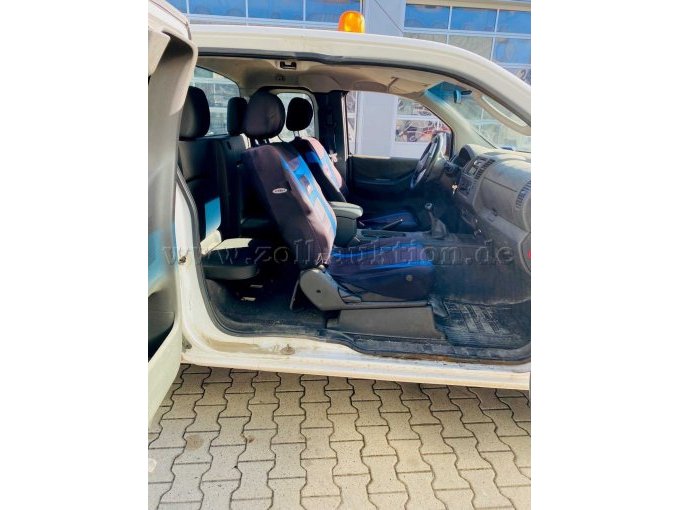 1 Nissan Navara 2.5 dCi DPF Double Cab XE 4X4 – foto 7 – kavel bij Zoll-Auktion, Stadtallendorf