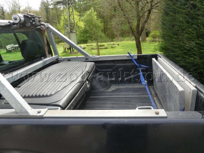 1 Nissan Navara 2.5 dCi DPF Double Cab XE 4x4 – foto 5 – kavel bij Zoll-Auktion, Troisdorf