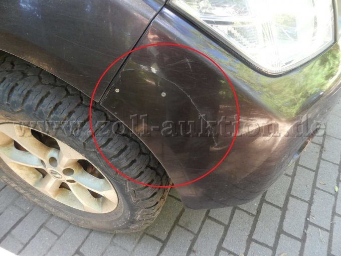 Stoßfänger vorn rechts Beschädigung