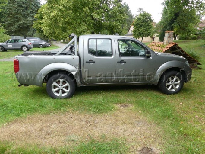 1 Nissan Navara 2.5 dCi DPF Double Cab XE 4x4 *differentieelslot* trekhaak – foto 3 – kavel bij Zoll-Auktion, Münchehofe