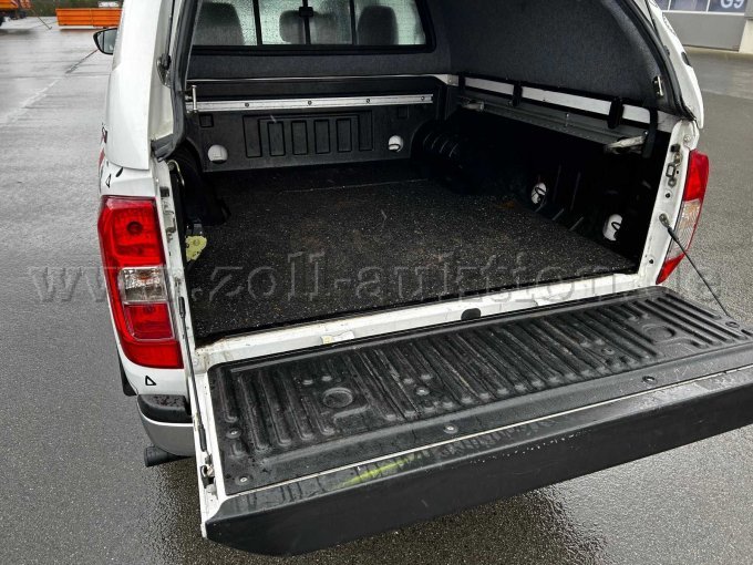 Kofferraum mit Ladefläche