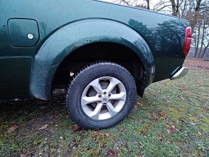 Bläschenbildung und Farbabplatzungen am linken Kotflügel