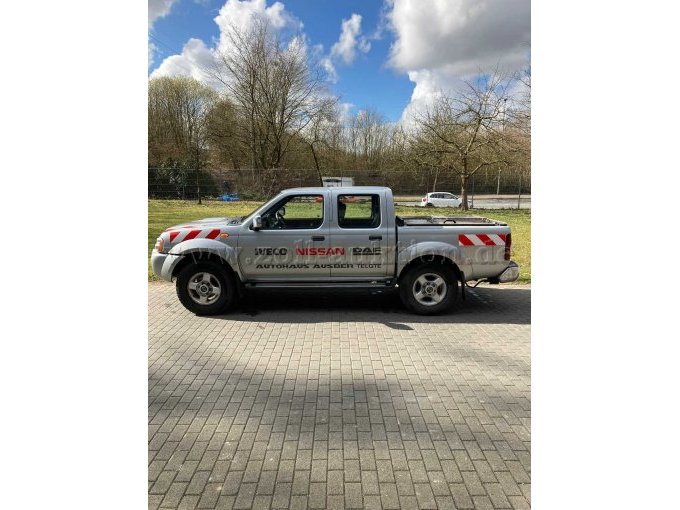 Nissan Navara Ansicht Seite links