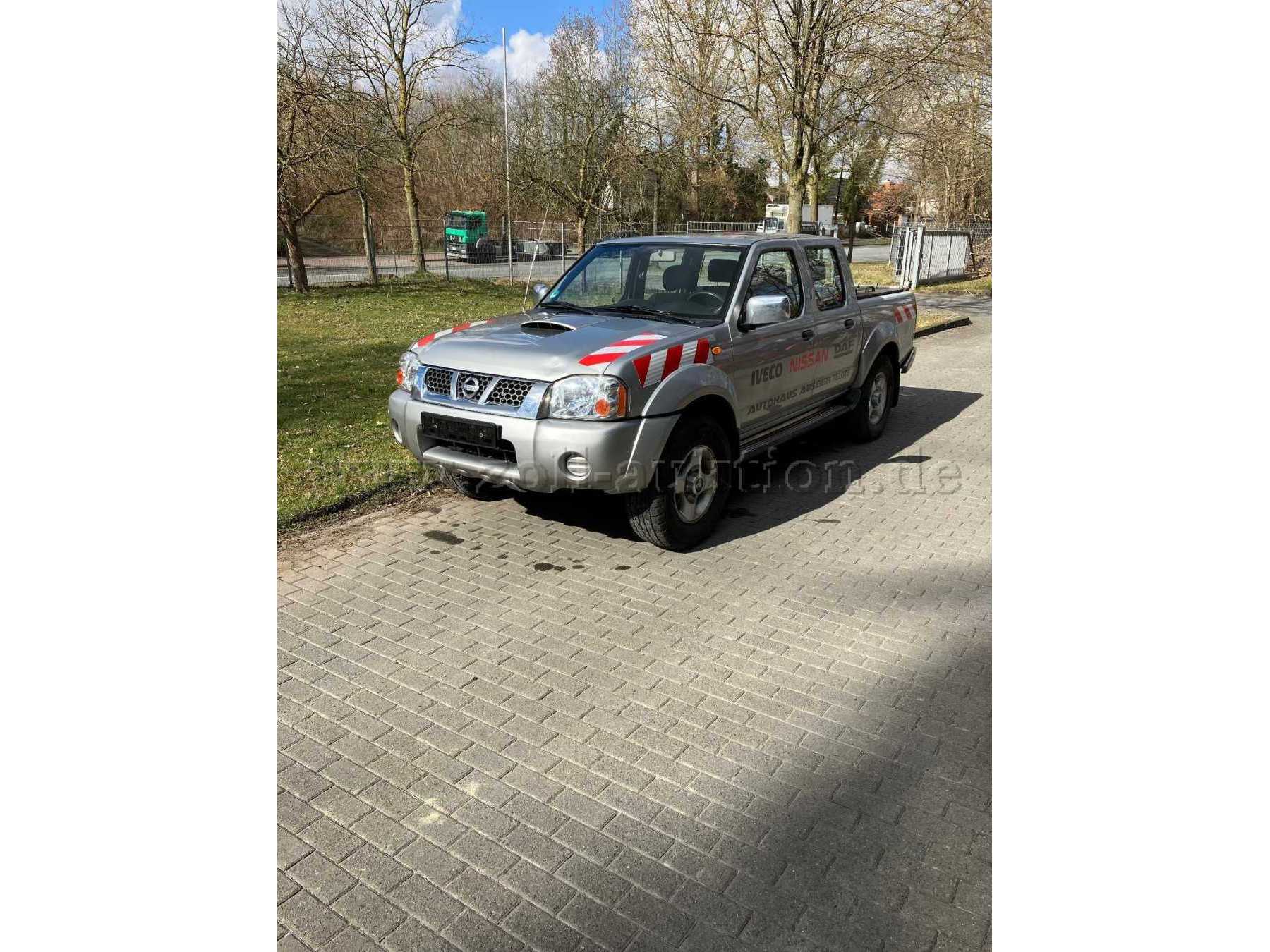 Nissan Navara Ansicht Front Seite links