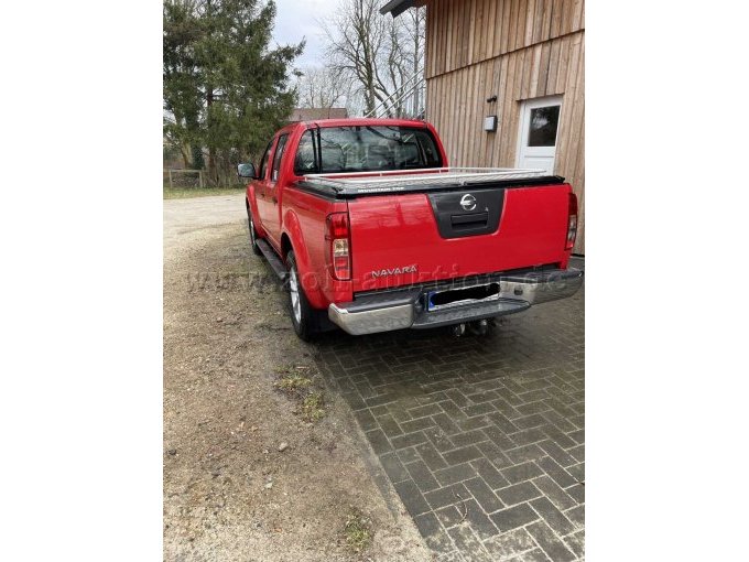 Nissan Navara Heckansicht