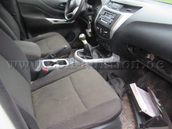 verschmutzter Innenraum vorne