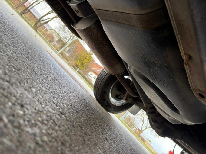 Nissan Nivara Untergrund