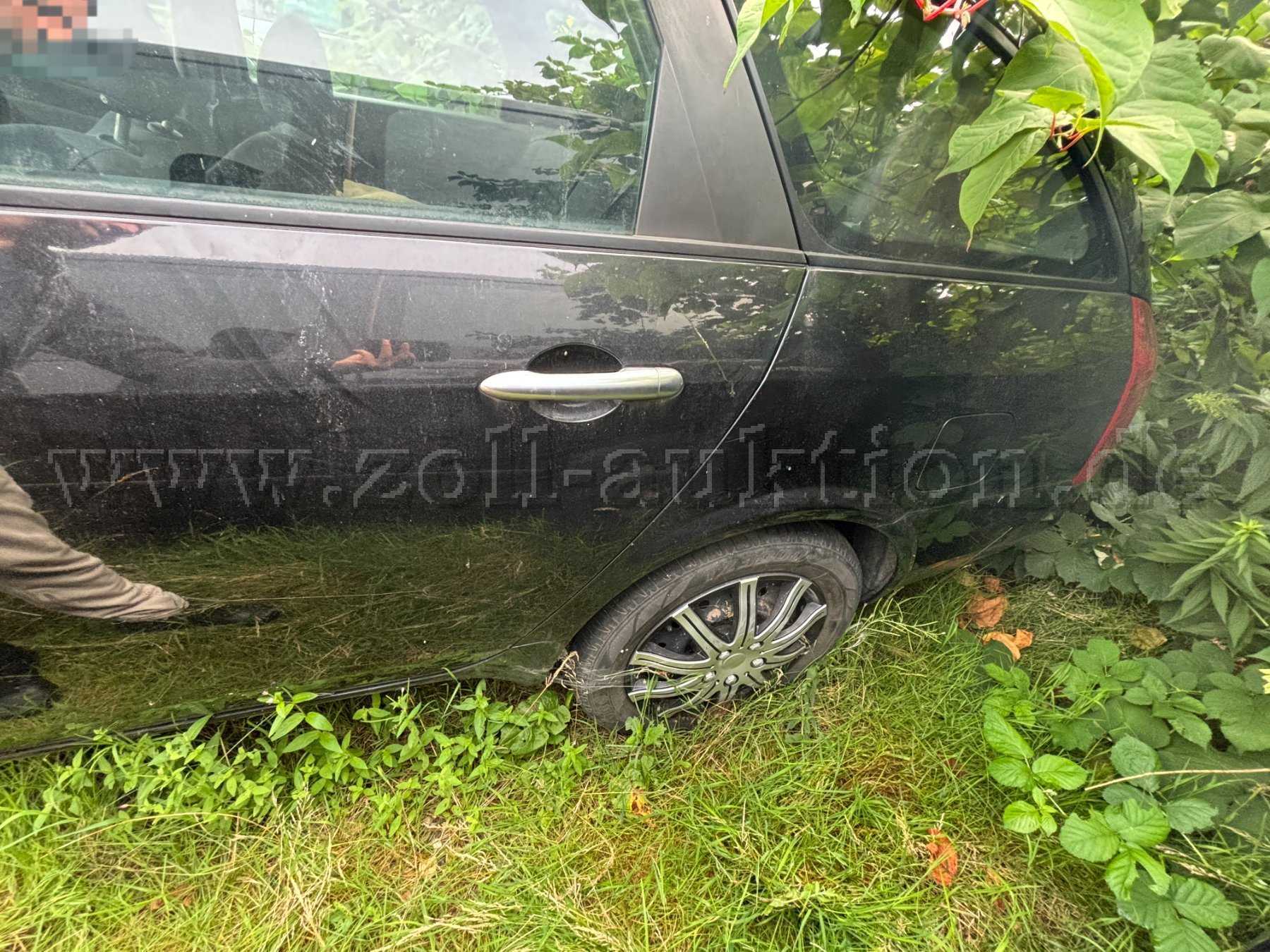 Seitenansicht Fahrer Heck