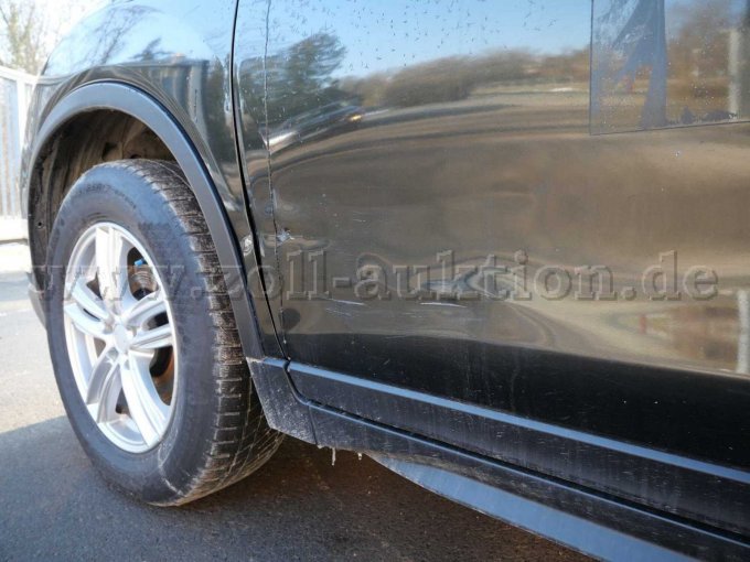 Anfahrschaden Tür und Kotflügel