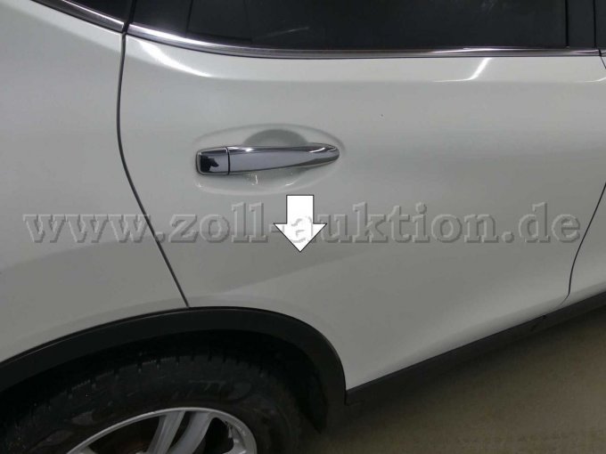 Beschädigung Hintertür rechts.