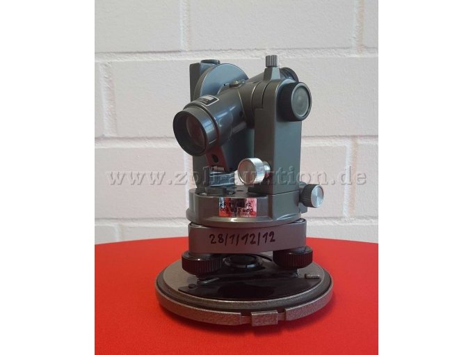 Instrument
Vorne seitlich -2-