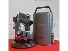 Instrument und Transportbehälter
Vorne seitlich -1-