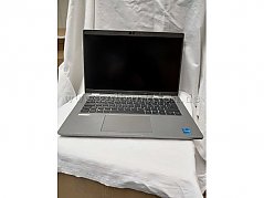 Oberseite mit Bildschirm und Tastatur