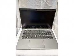 Notebook mit Bildschirm und Tastatur