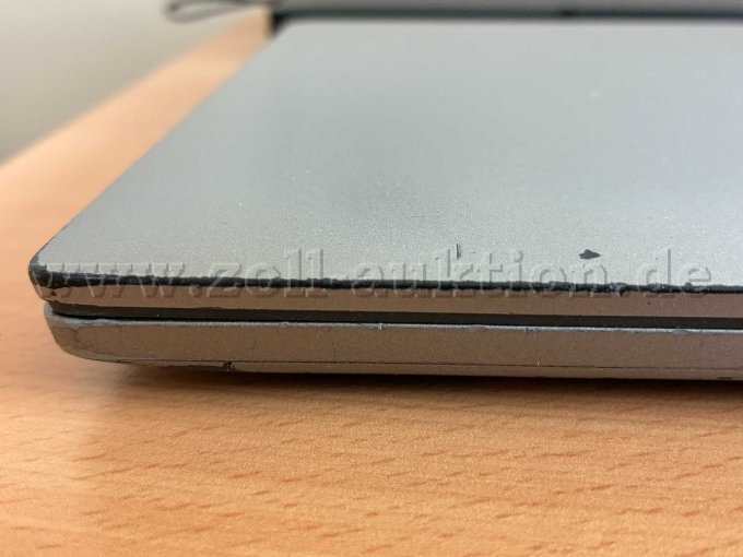 starke Lackschäden Gehäuse hinten