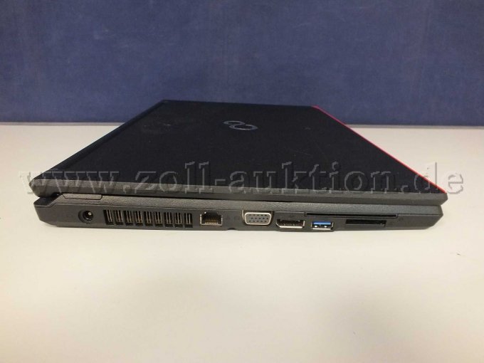 Seitenansicht von links mit den Anschlüssen