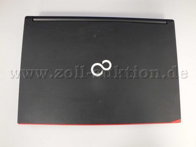 Ansicht des Notebooks im geschlossenem Zustand von oben.