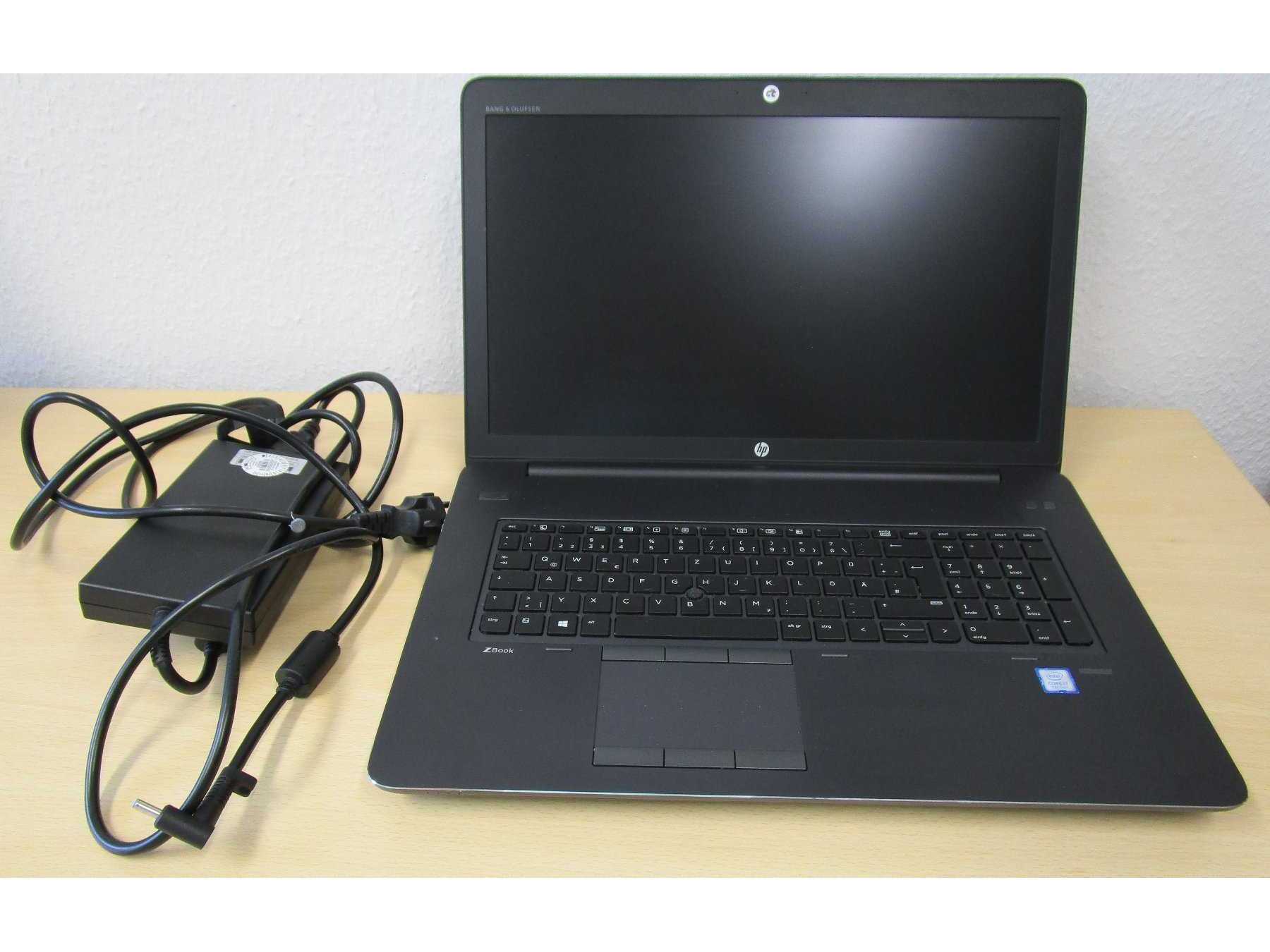 Notebook mit Netzteil