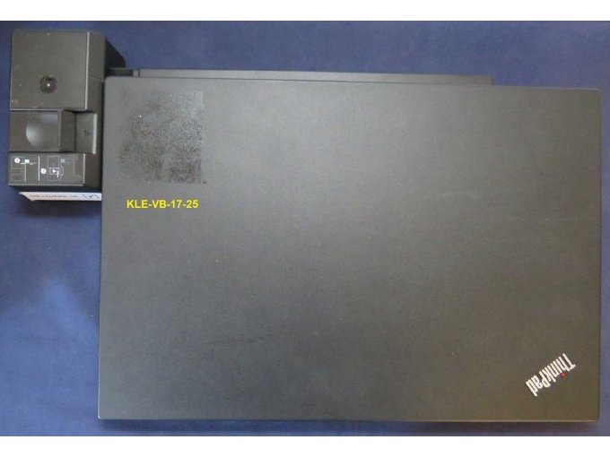 Notebook Klebereste auf Deckel oben links (Musterbild)