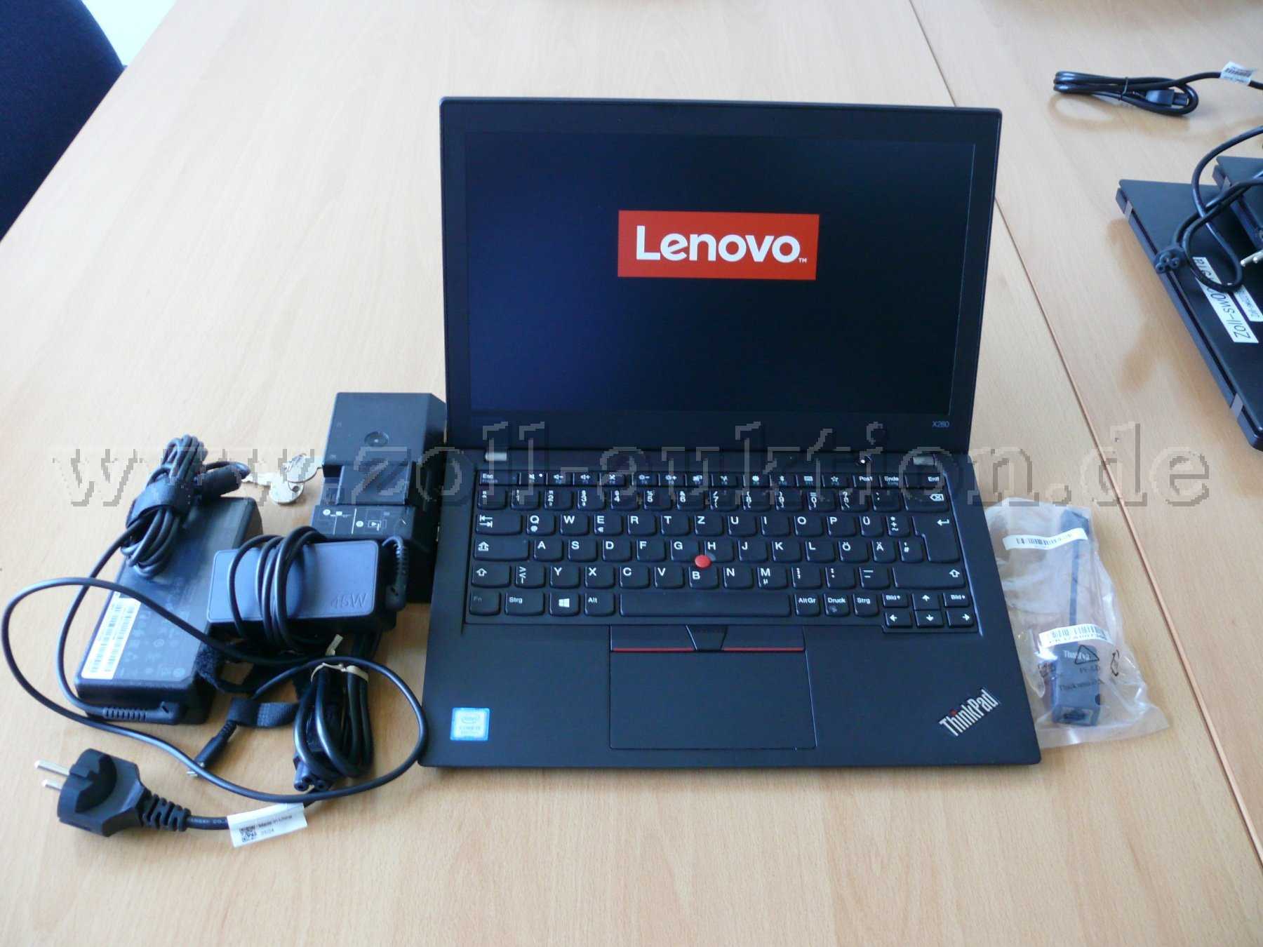 Rechner geöffnet in Dockingstation