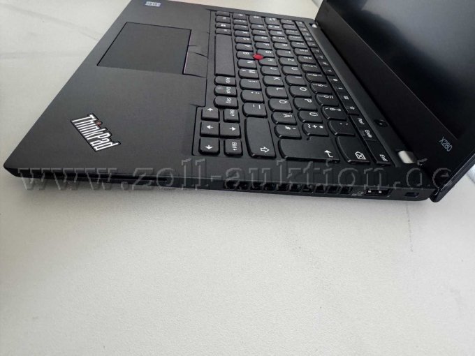 Seitenansicht rechts Laptop