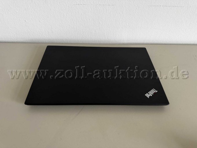 Ansicht zugeklappter Laptop