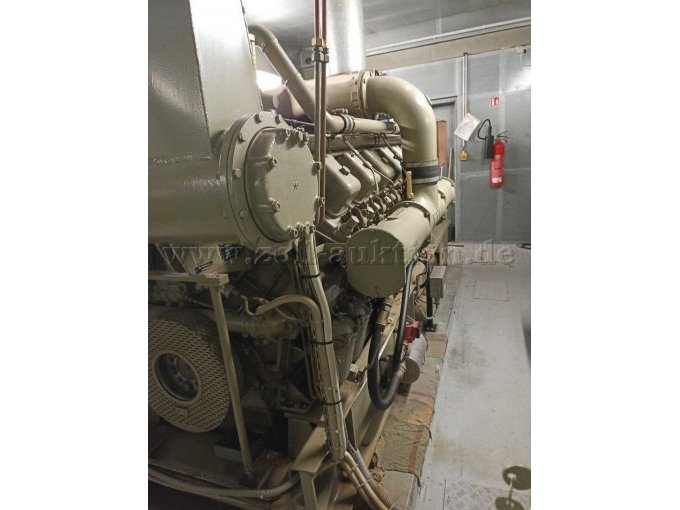 Notstromaggregat
Motor linke Seite 1