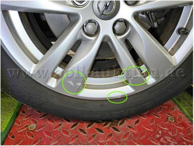 Felge vorne rechts, zerkratzt, smart repair