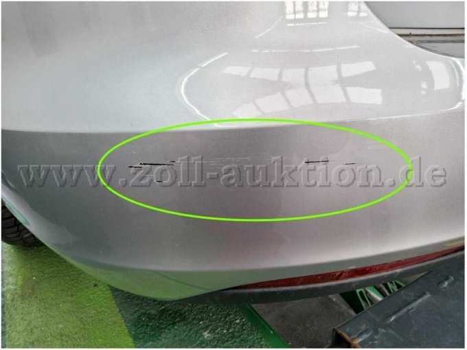 Stoßfänger hinten links zerkratzt 2