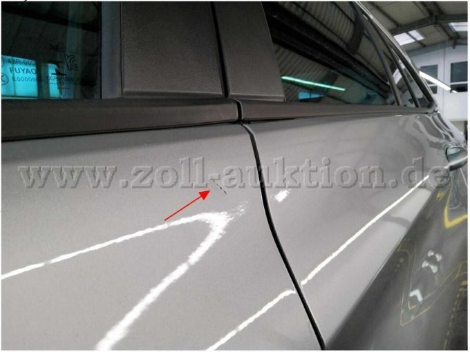 Tür vorne links, deformiert