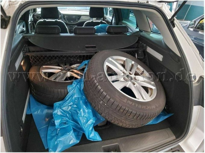 Zusätzlicher Radsatz (Sommerreifen)