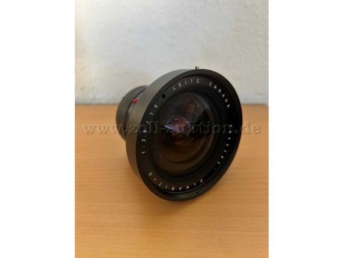 Objektiv von vorne fotografiert, Frontlinse ist sichtbar