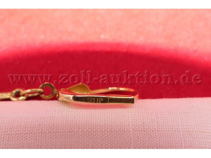 Detailaufnahme der 585er Punzierung