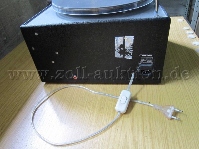 Stecker und Schalter für die Lampe