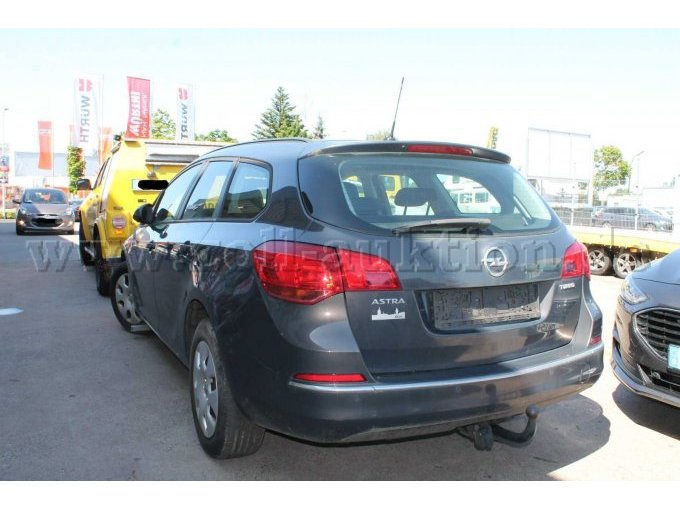 Opel-Astra -hinten links-
