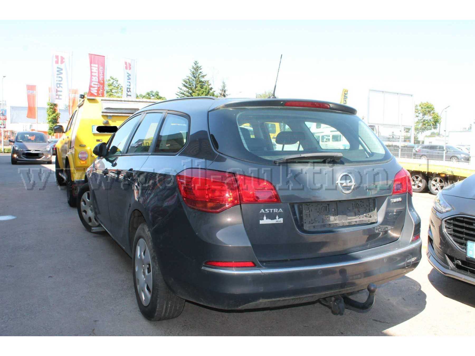 Opel-Astra -hinten links-