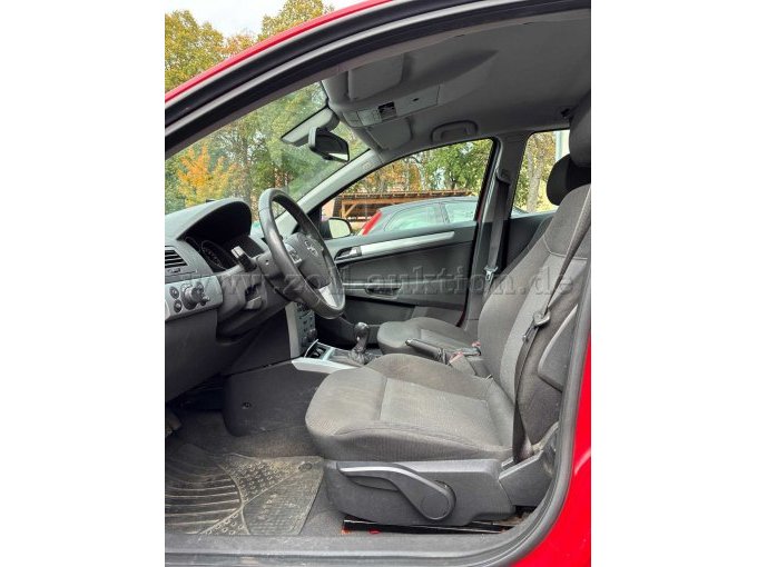 1 Opel Astra – foto 8 – kavel bij Zoll-Auktion, Bayreuth