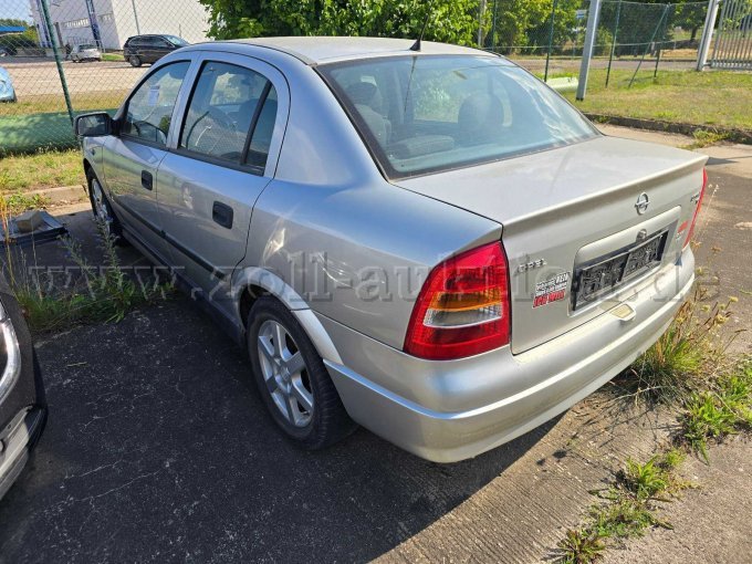Opel Astra-G STH 1.6 Ansicht von hinten rechte Seite