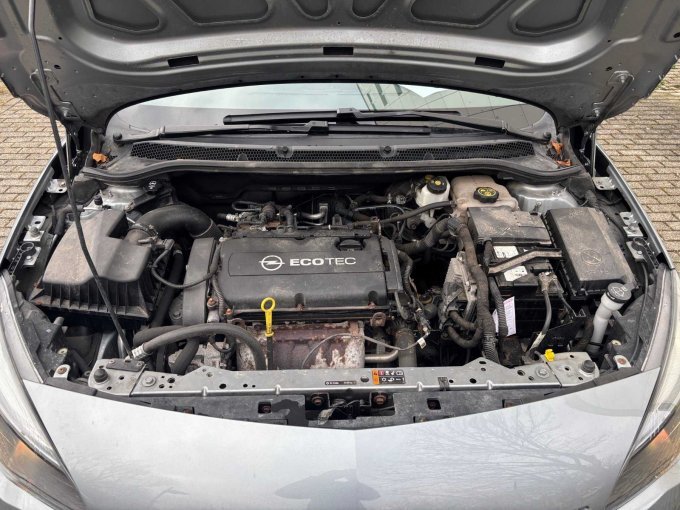 geöffneter Motorraum