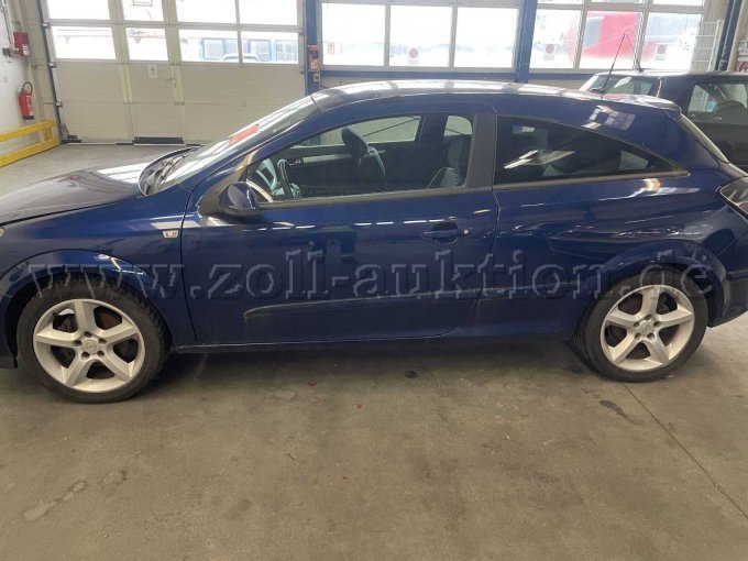 Opel Astra GTC / Seitenansicht