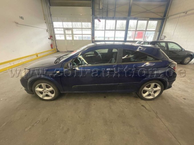 Opel Astra GTC / Seitenansicht