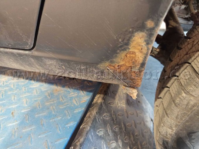 Rost Kotflügel links