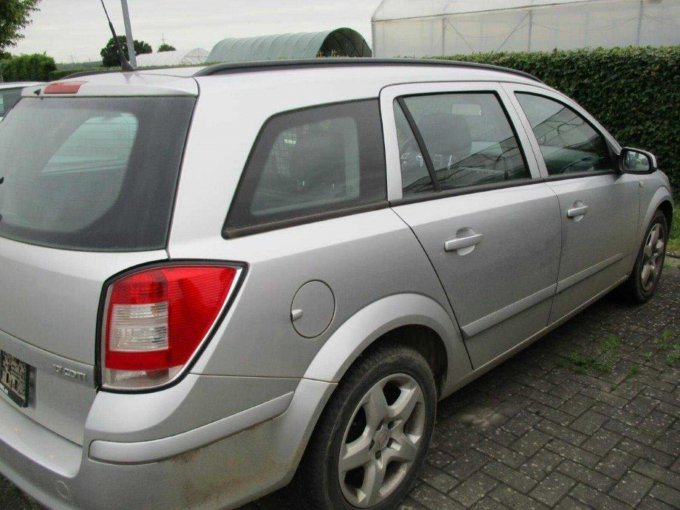 1 Opel Astra H Station Wagon, 1,7 Diesel, 81 KW Bastler/Defekt – foto 2 – kavel bij Zoll-Auktion, Köln