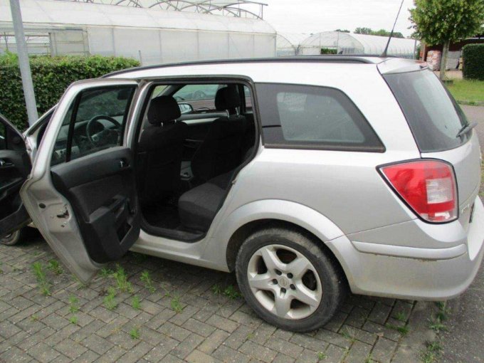 1 Opel Astra H Station Wagon, 1,7 Diesel, 81 KW Bastler/Defekt – foto 7 – kavel bij Zoll-Auktion, Köln