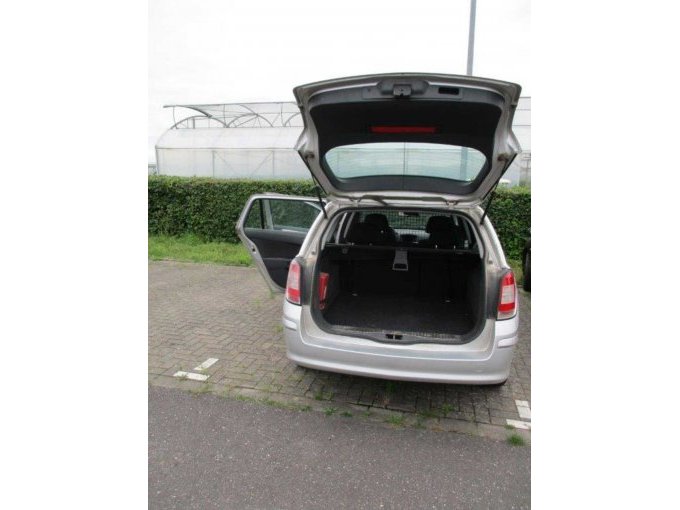 1 Opel Astra H Station Wagon, 1,7 Diesel, 81 KW Bastler/Defekt – foto 8 – kavel bij Zoll-Auktion, Köln